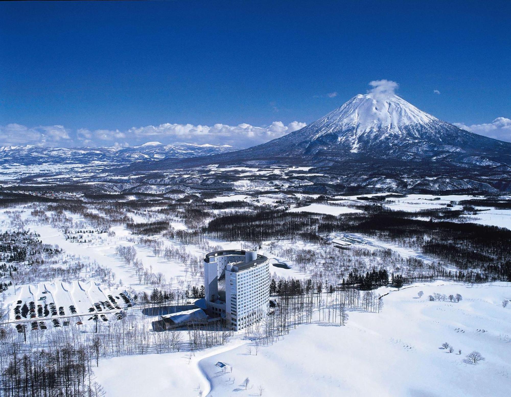 北海道新雪谷希尔顿度假酒店 5*